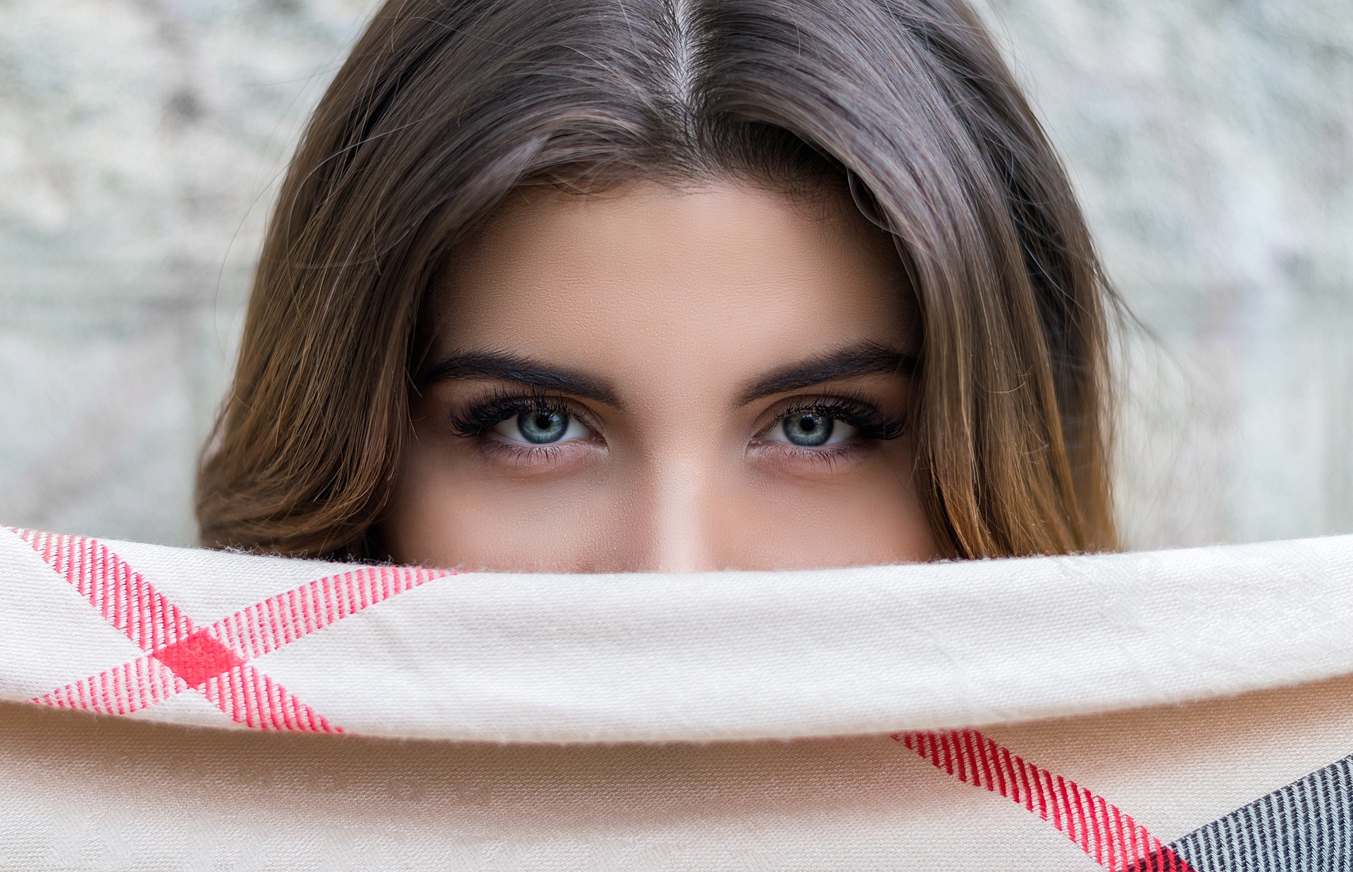 Pedicura y Cejas
